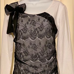 NWOT Long Sleeved Lace Top Size L